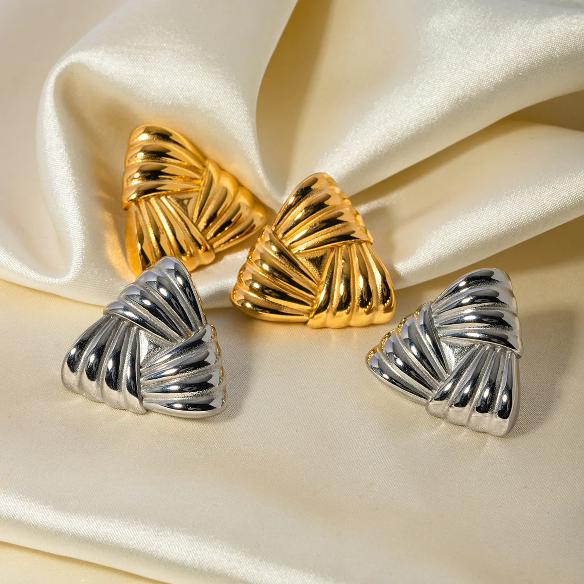 Fashion Jewelry Triangle Stud Earrings PVD Gold Plated Statement Jewelry Tanish Free Stainless Steel Earrings