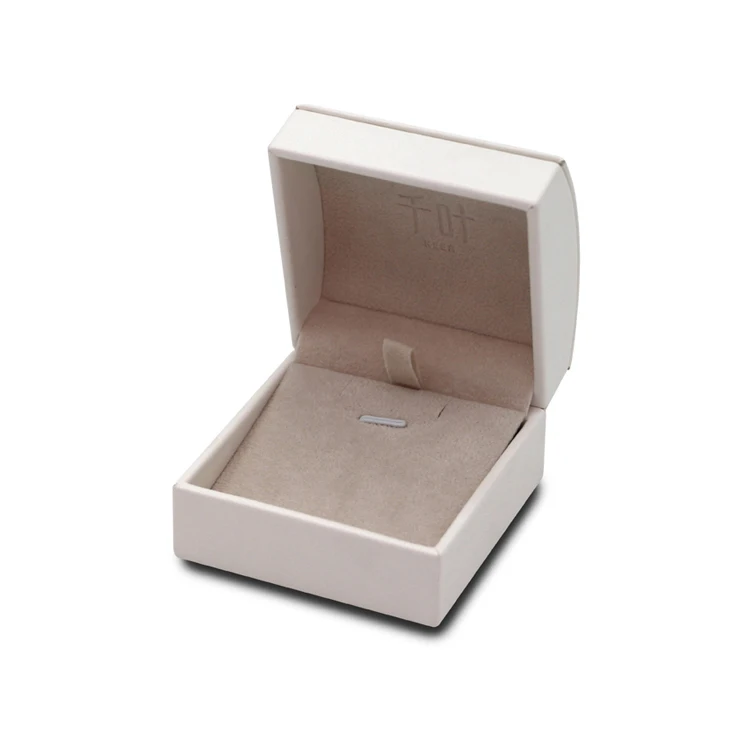 Wholesale  Plastic Clamshell Packlaging  Ring Necklace Gift Packaging Box Small Travel Jewelry Box