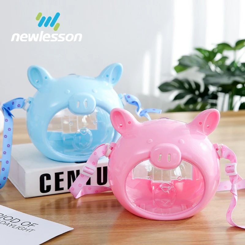Маленькая пластиковая переноска для домашних животных в форме свиньи с ремнем