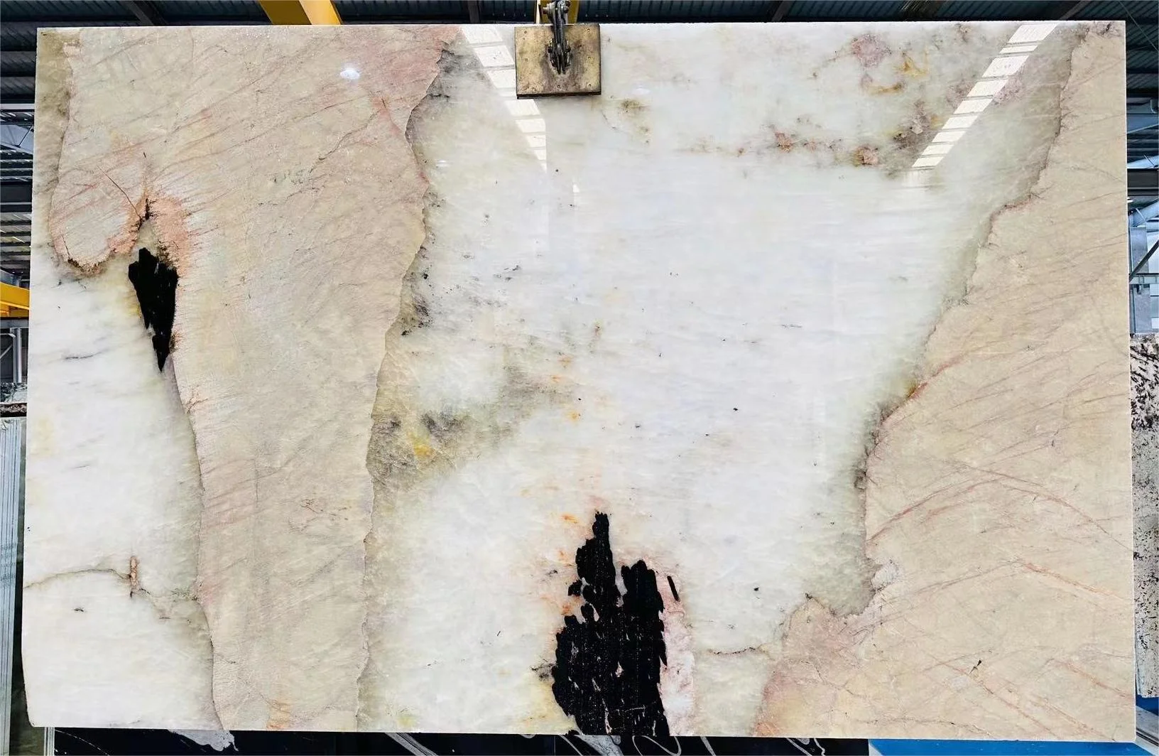 Natural Polished Luxury quartzite material 2cm Thick  Patagonia Quartzite slabs