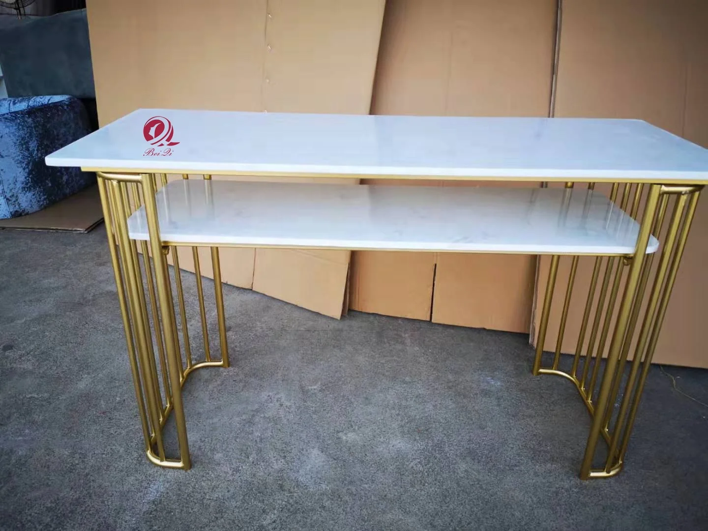 
2019 Modern Nail Polish Station Nail Salon Furniture Cheap Manicure Table with Outlet 