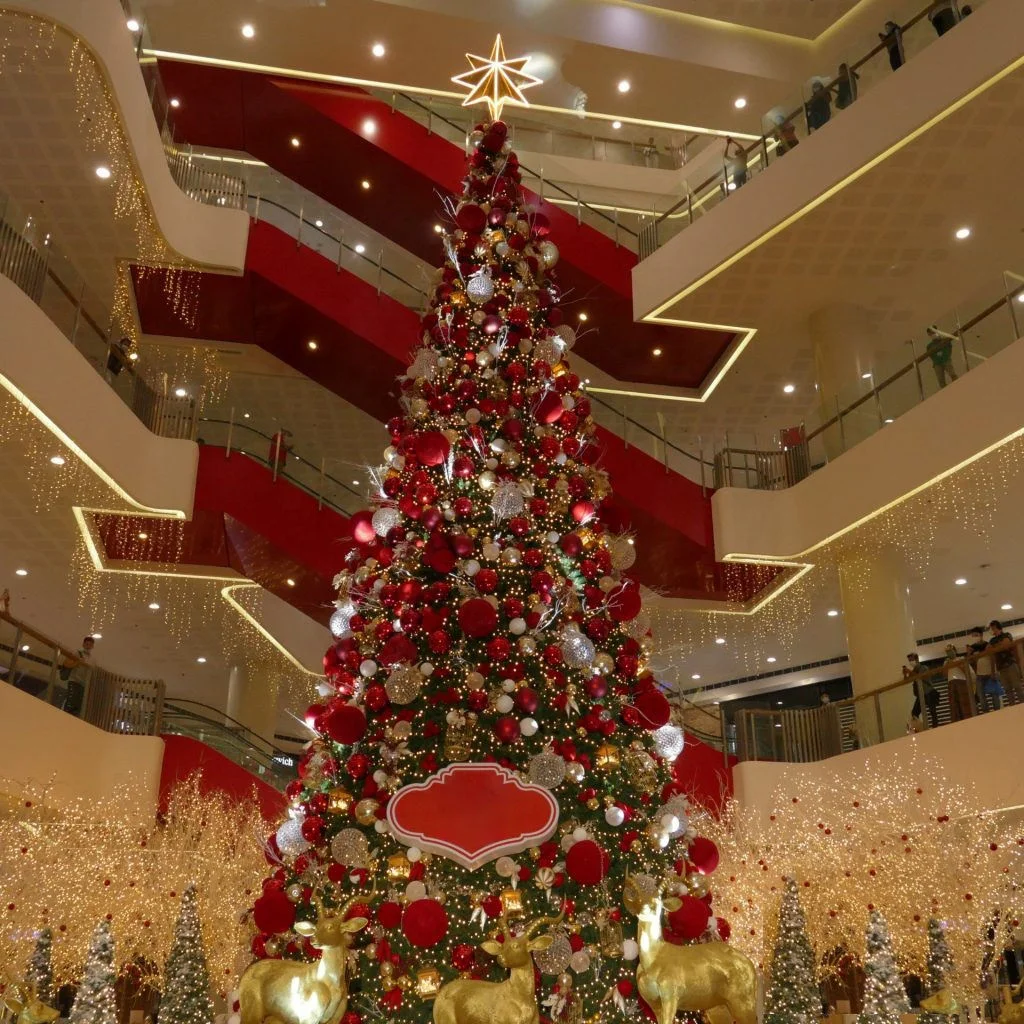 20ft/30ft/40ft Commercial Decoration Artificial Giant Christmas Tree PVC and LED Material with Metal Stand for Outdoor Use