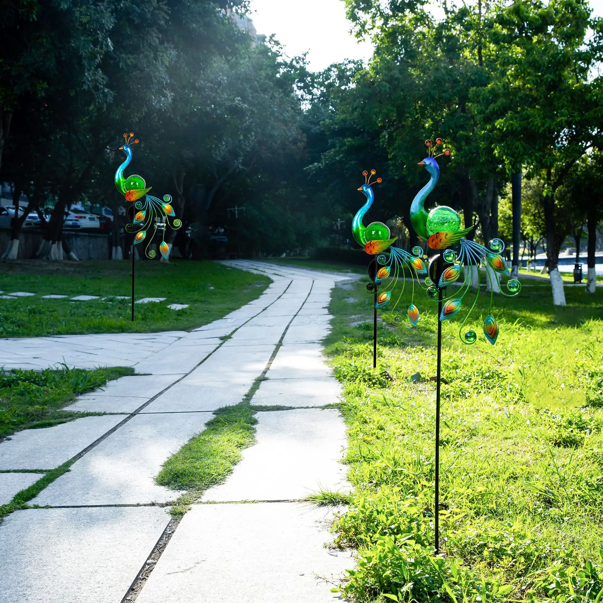 Solar Peacock Garden Light Outdoor Decoration Garden Light, Waterproof Trail Light Lawn Courtyard Decoration