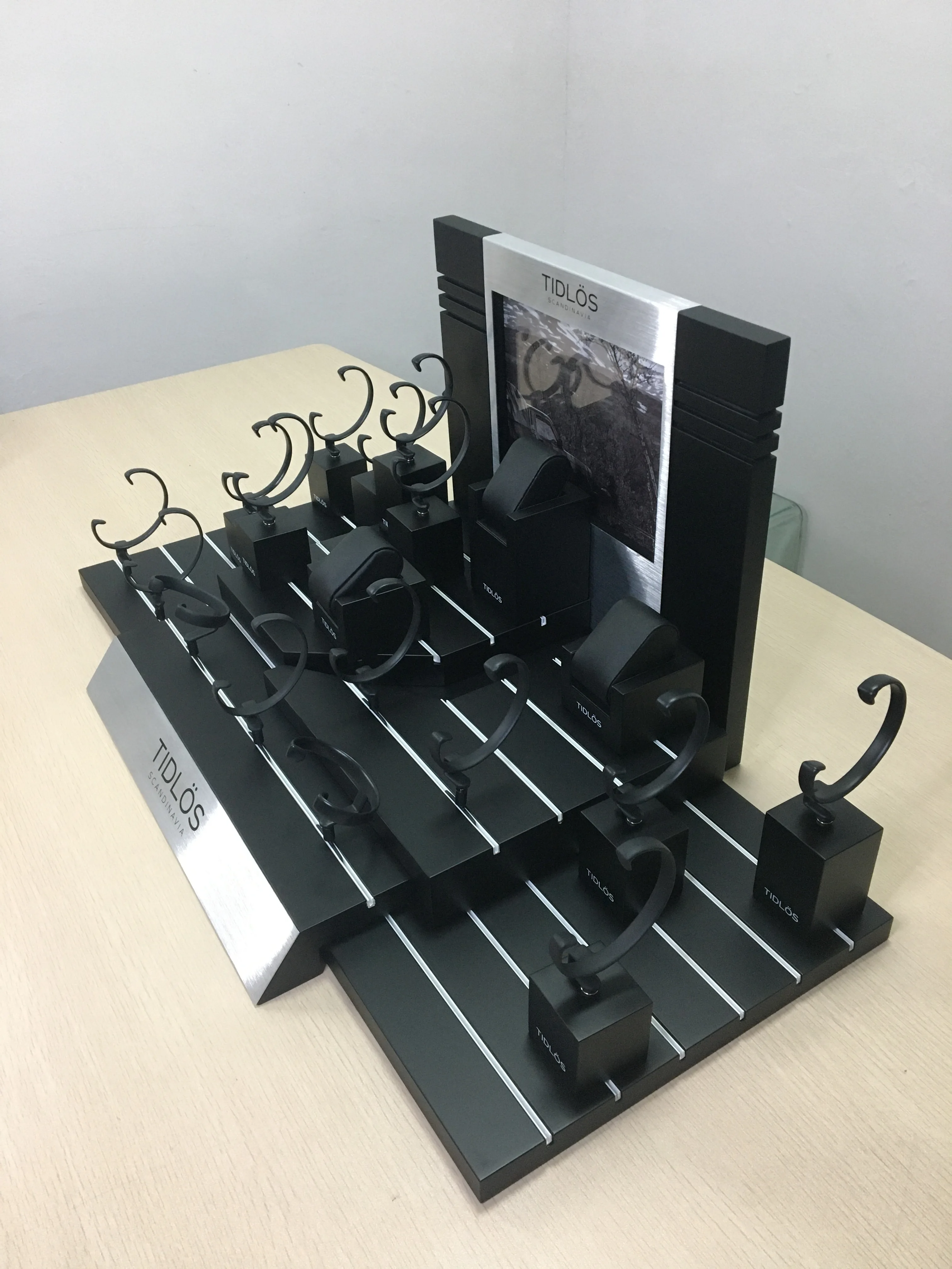 High Quality OEM Shop Sector Watch Display Stand