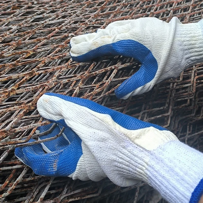 2024 New Design Anti Bite Rubber Gloves Bite Proof Animal Handling Gloves Bite Proof Bird Handling Gloves