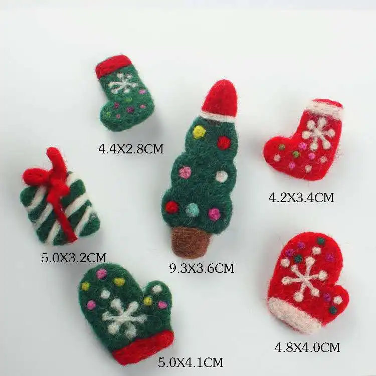 Santa Deer Pattern Handmade Wool Felt Ball Brooch For Christmas Clothes Decoration