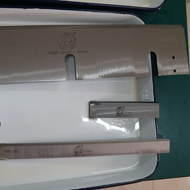 Kerun Lubricating Antirust Oil Kr-Aoe850 Oil Based Rust Preventive Oil long-term sealed antirust oil Industrial Application