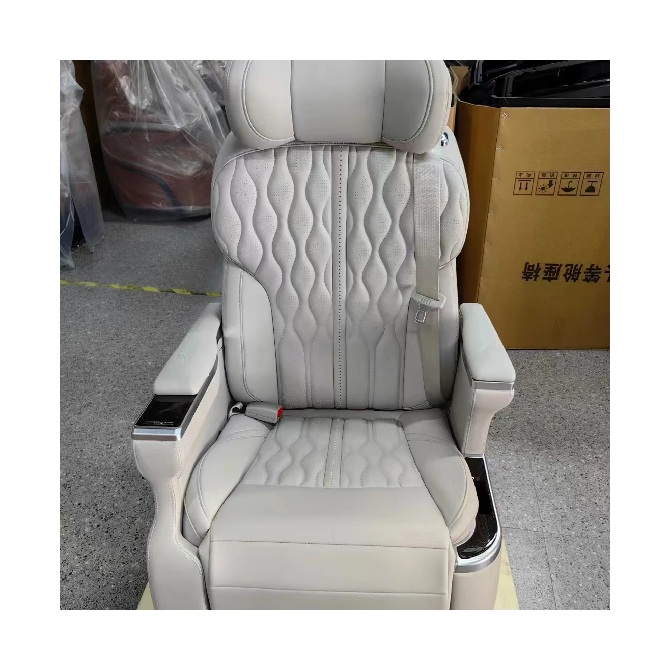 Modified luxury special car seats with table panels for Toyota Land Cruiser/LC200/Escalade