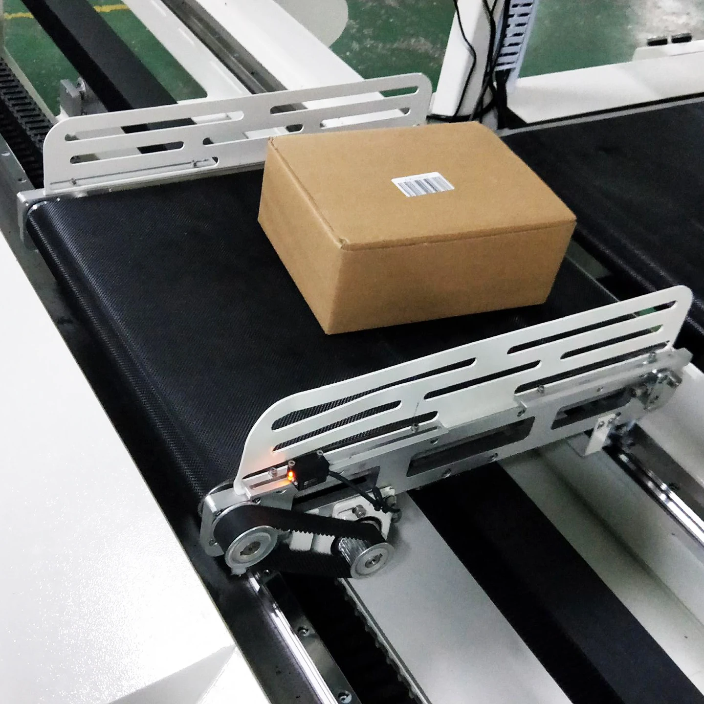 GOSUNM Network e-commerce Parcel Dimensioning Weighing Scanning and Sorting Machine DWS with Sorter Bin