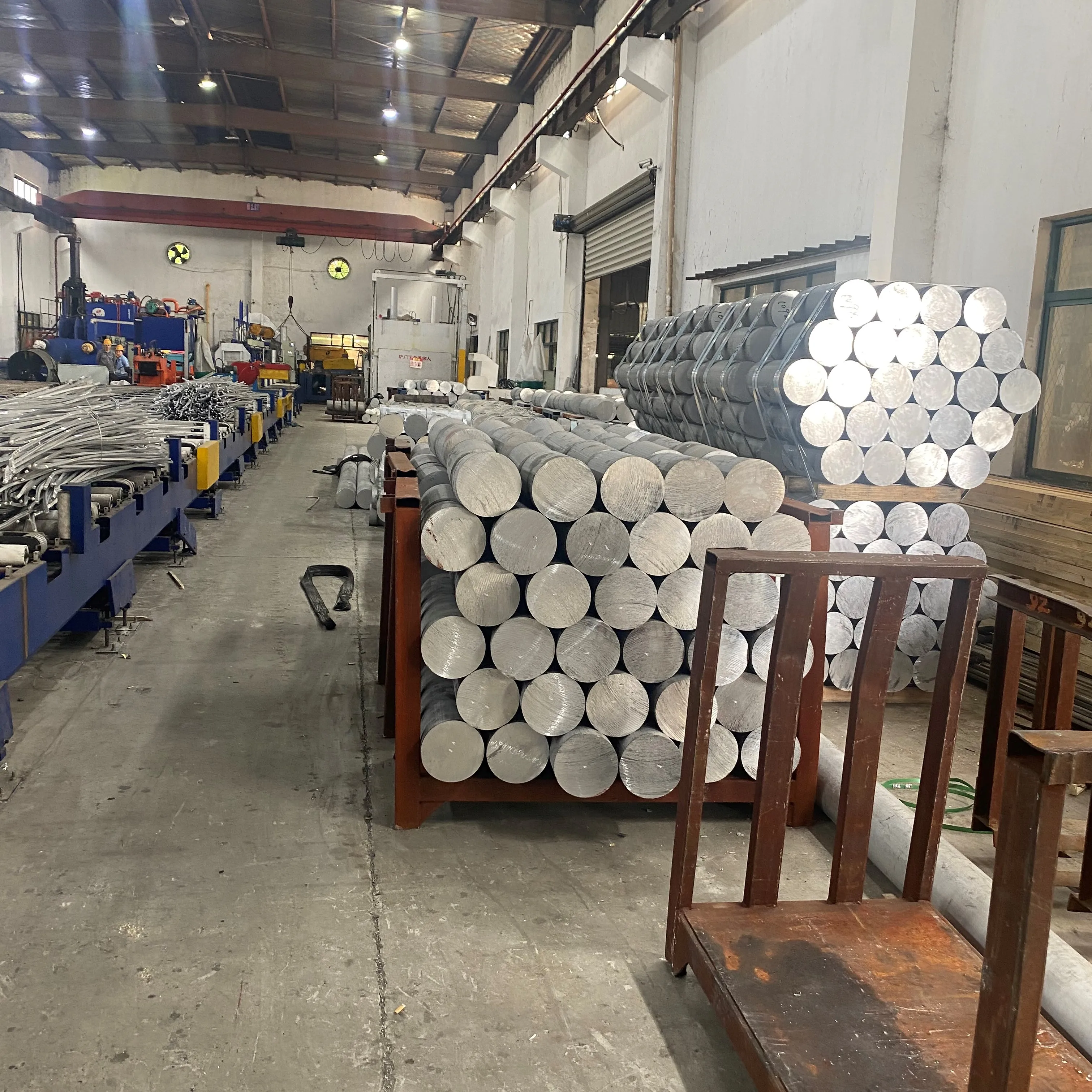 Высококачественный плоский/круглый стержень из экструдированного алюминия 2017/2014/2024