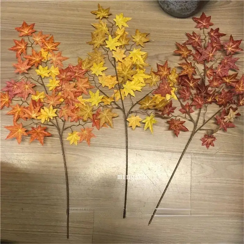 Кленовые листья