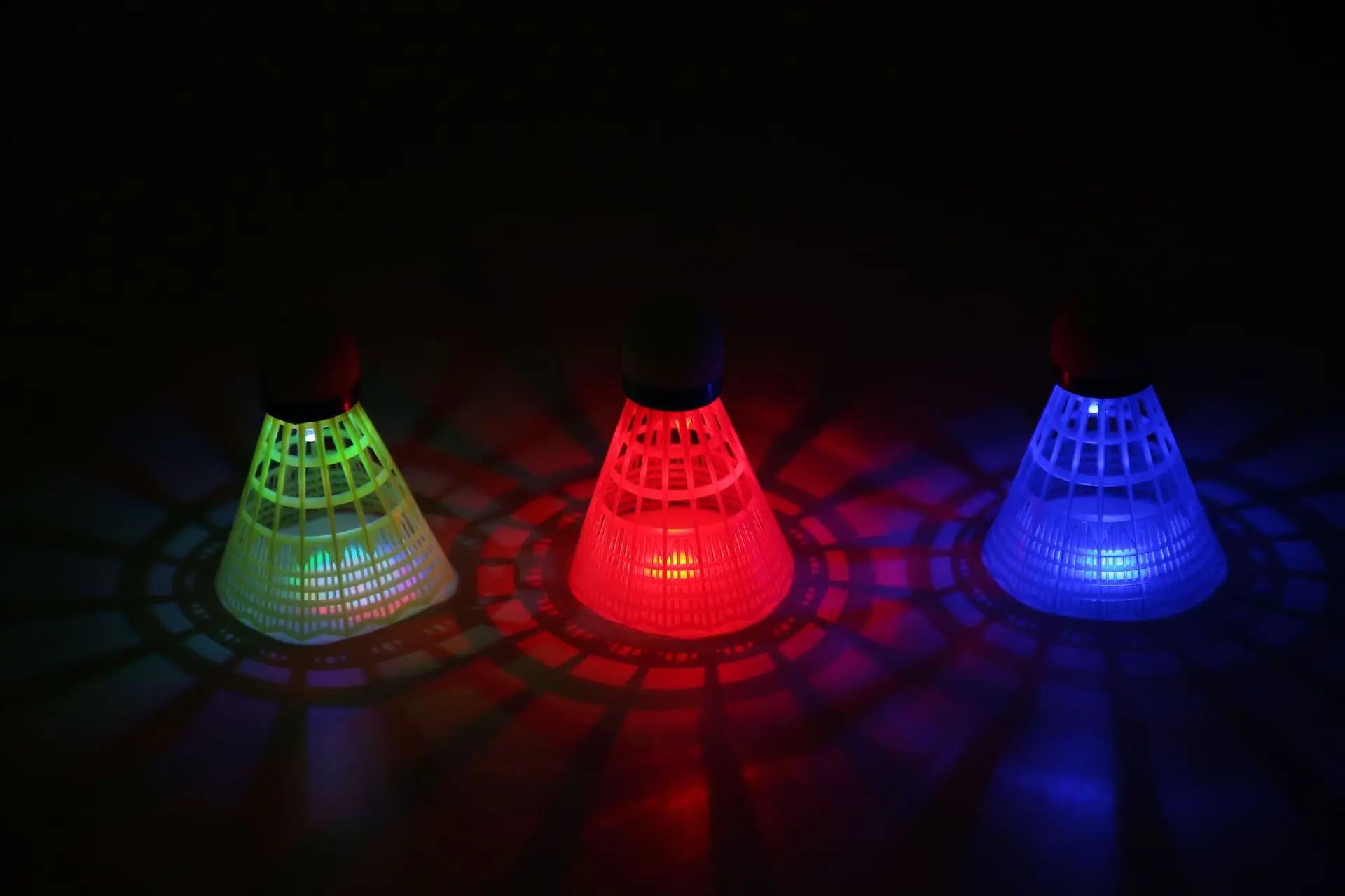 Hot Selling Children Adult Entertainment Training Shuttlecock Durable Beating Noctilucent LED Badminton