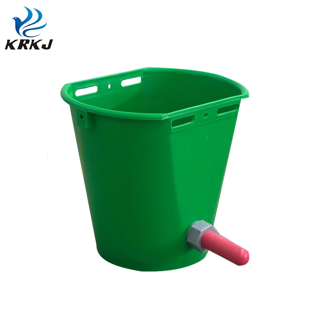 KD960 strong plastic 8L animal milk feeding bucket with teat for goat cow