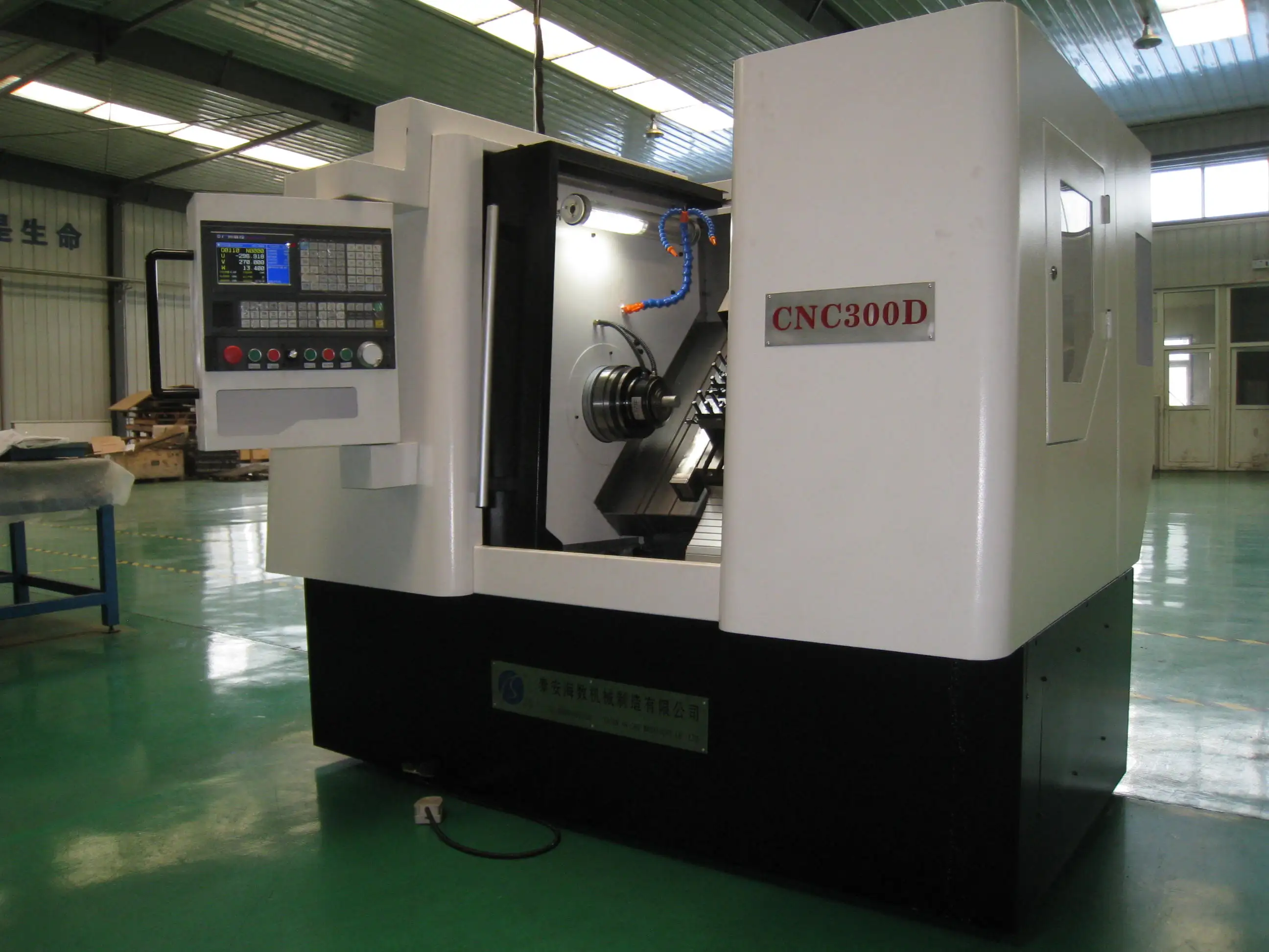 Промышленный токарный станок с ЧПУ CNC300D для изготовления деталей на заказ