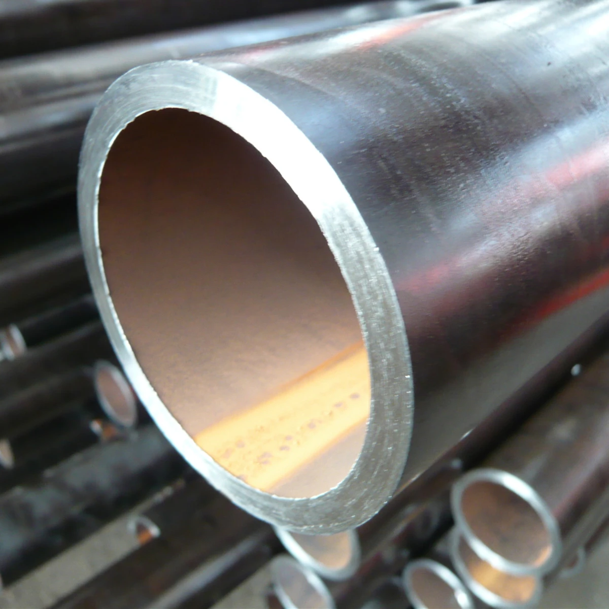 ASTM A53 Sch40 Erw Steel Welded Pipe Carbon / Mild Ms Black Shanghai Round within 7 Days 0.5 - 800 Mm Standard Seaworthy Package