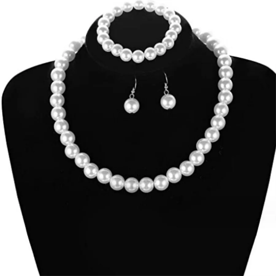 Бижутерия из трех предметов