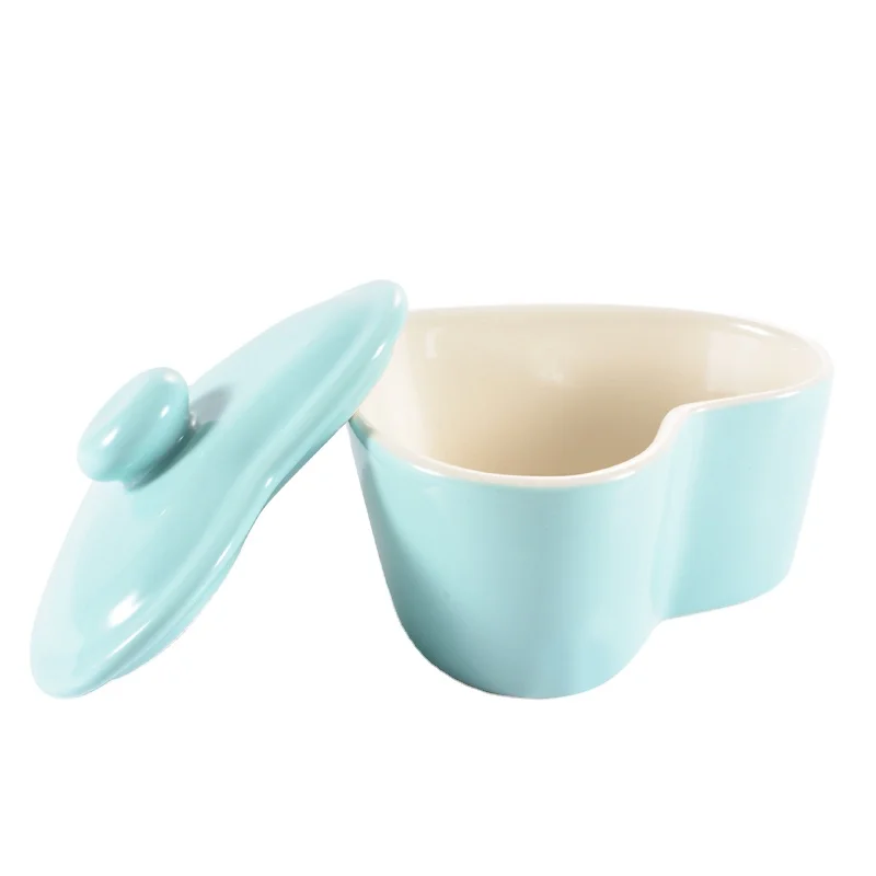 Lovely decoration color ceramic salad heart shaped bowl with lid