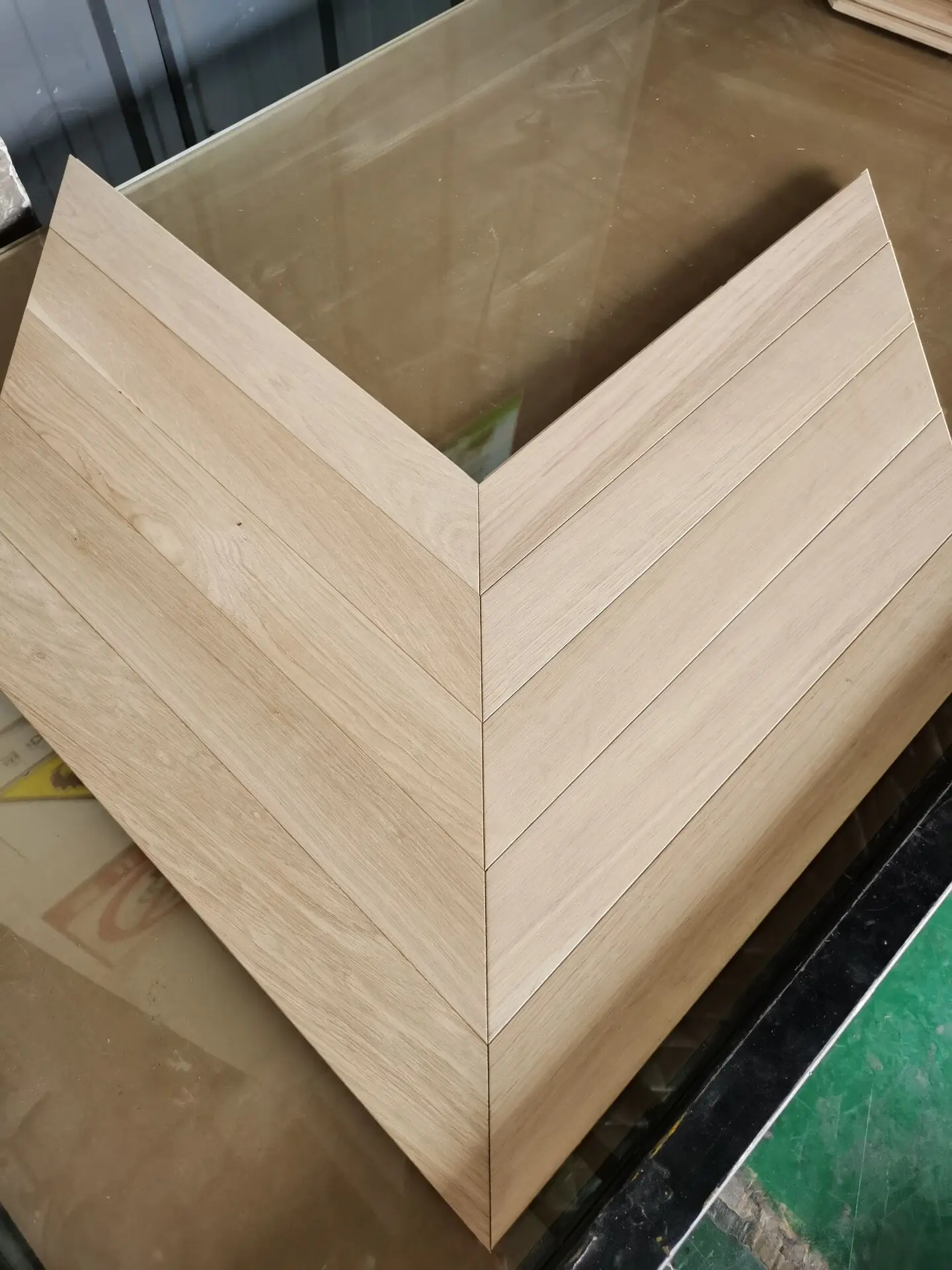 High grade multi-layer engineered oak unfinished chevron wood flooring