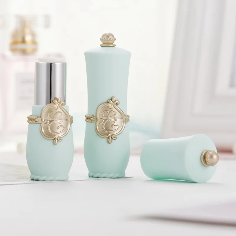 Factory Direct Court Styles Empty Lip Balm Container Of Cosmetic Package Ladies lipstick tube