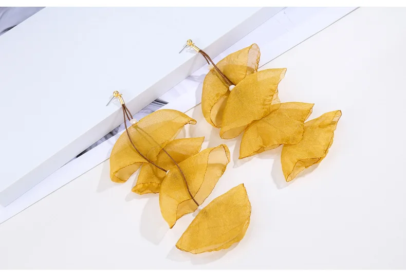 2020 New Arrival Elegant Dangle Style Handmade Yarn Red Flower Long Evening Earrings