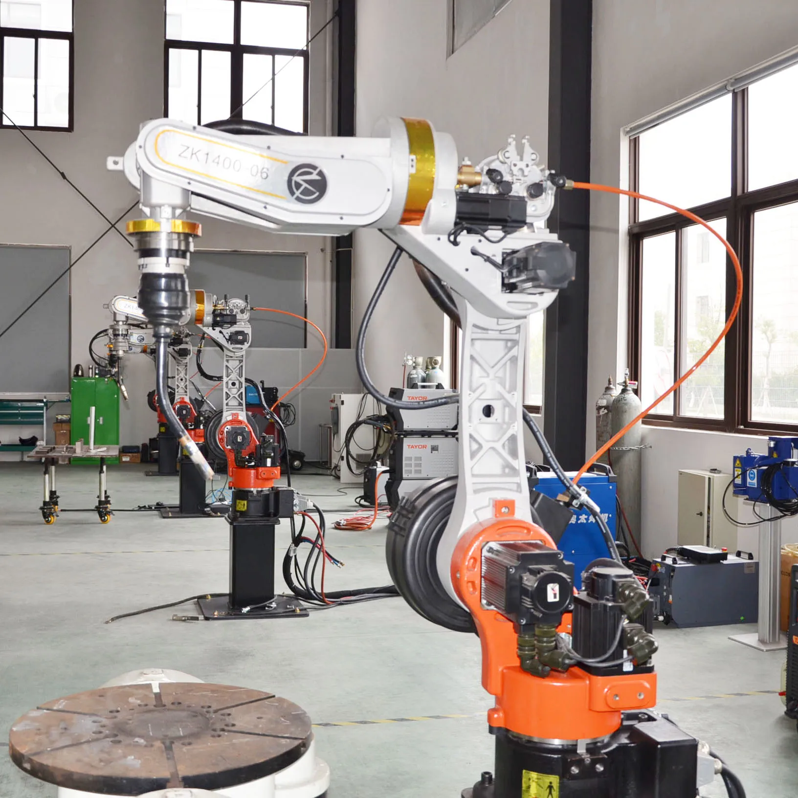 ABB Aluminum Pipe Welding Robot Arc MIG 350A Cooperative Fiber Laser Cnc Welding Robotic Arm