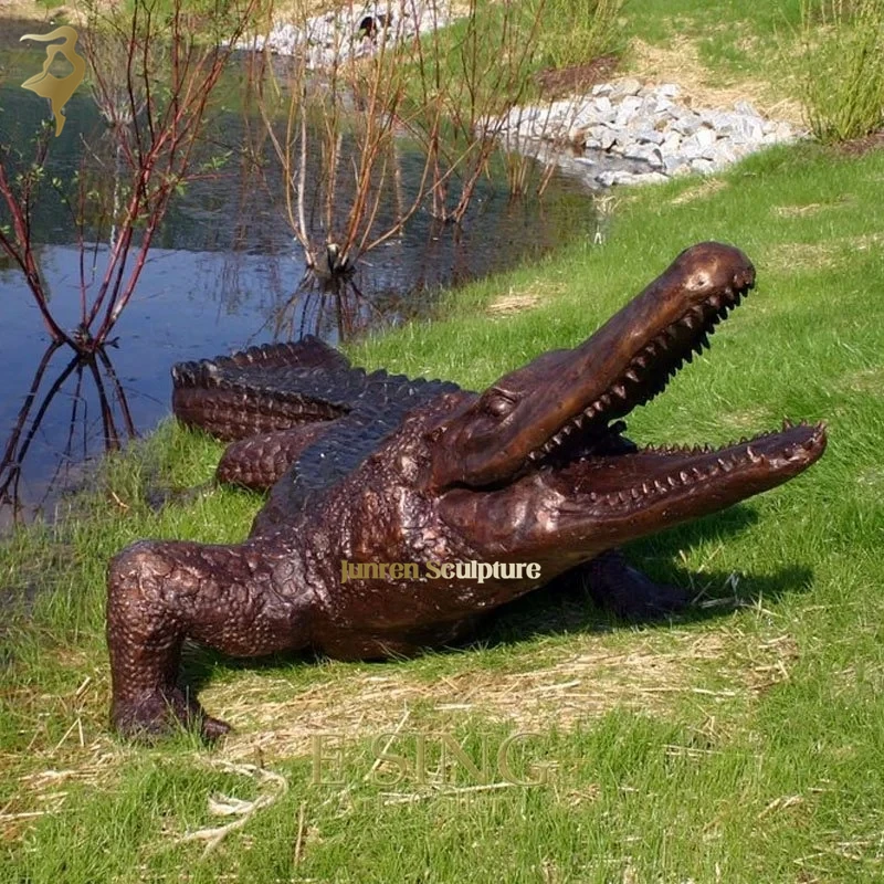 Life size metal animal sculpture bronze crocodile statue for garden decoration