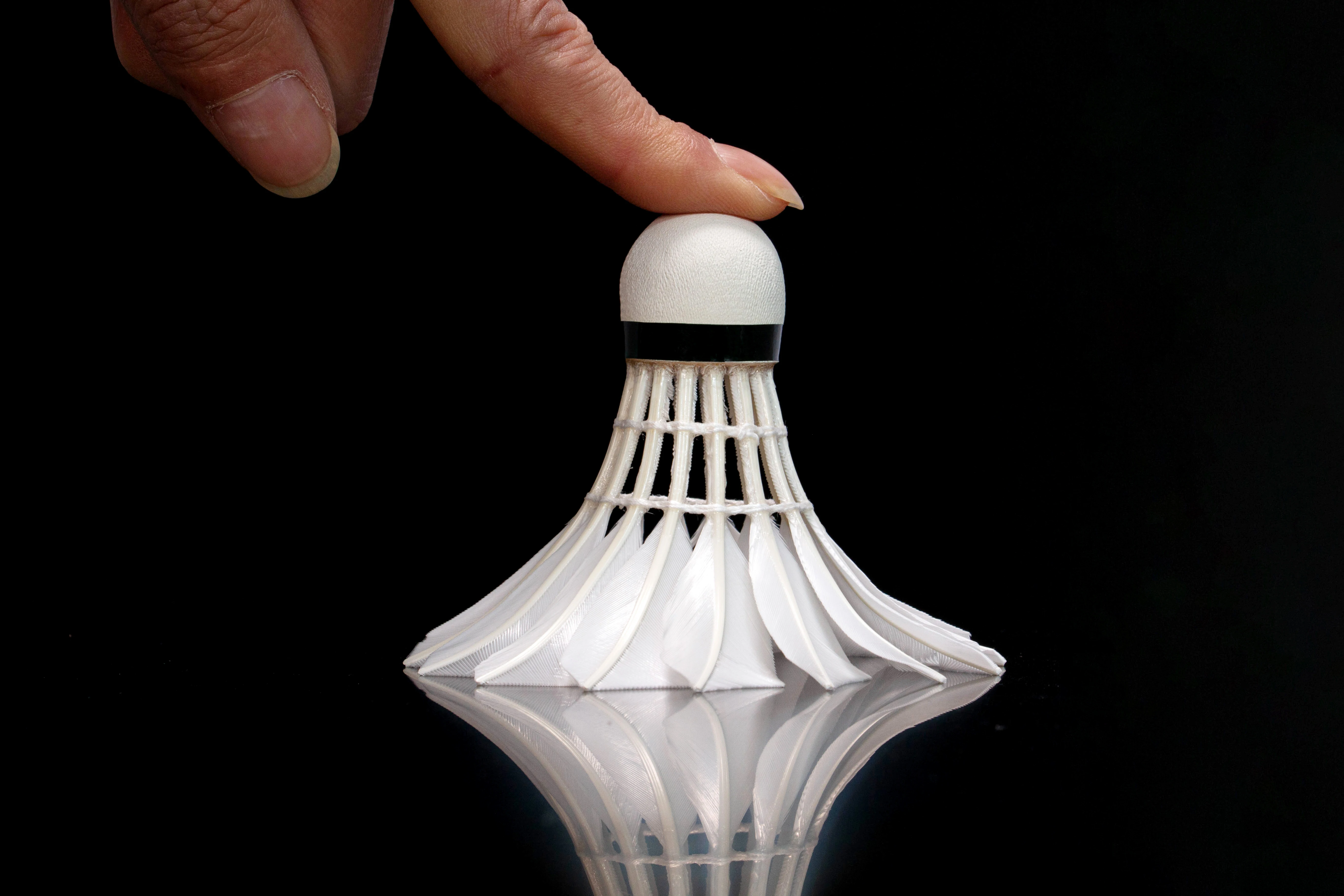 In Stock Own Factory Durable Stable 2024 Olympics LINGMEI-30 Goose Duck Badminton Shuttlecock For Tournament Training Fitness