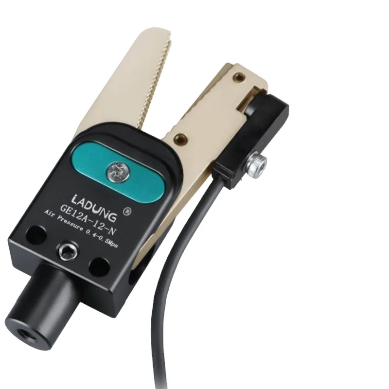 Pneumatic Air Sprue Gripper Picker with Sensor for Product Handling