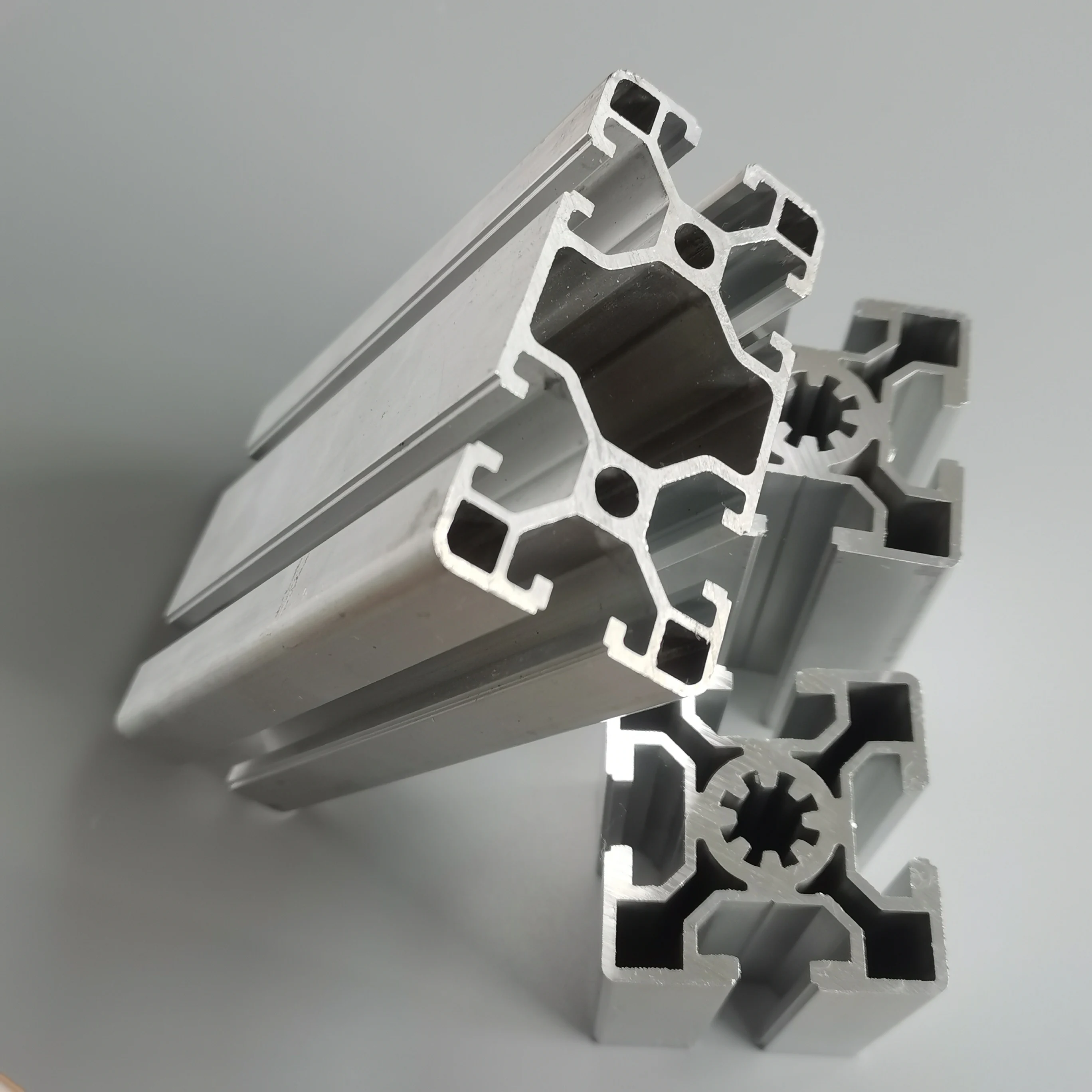 China Manufacturer Custom Aluminum Extrusion Profile T Slot V Slot Aluminium Profiles