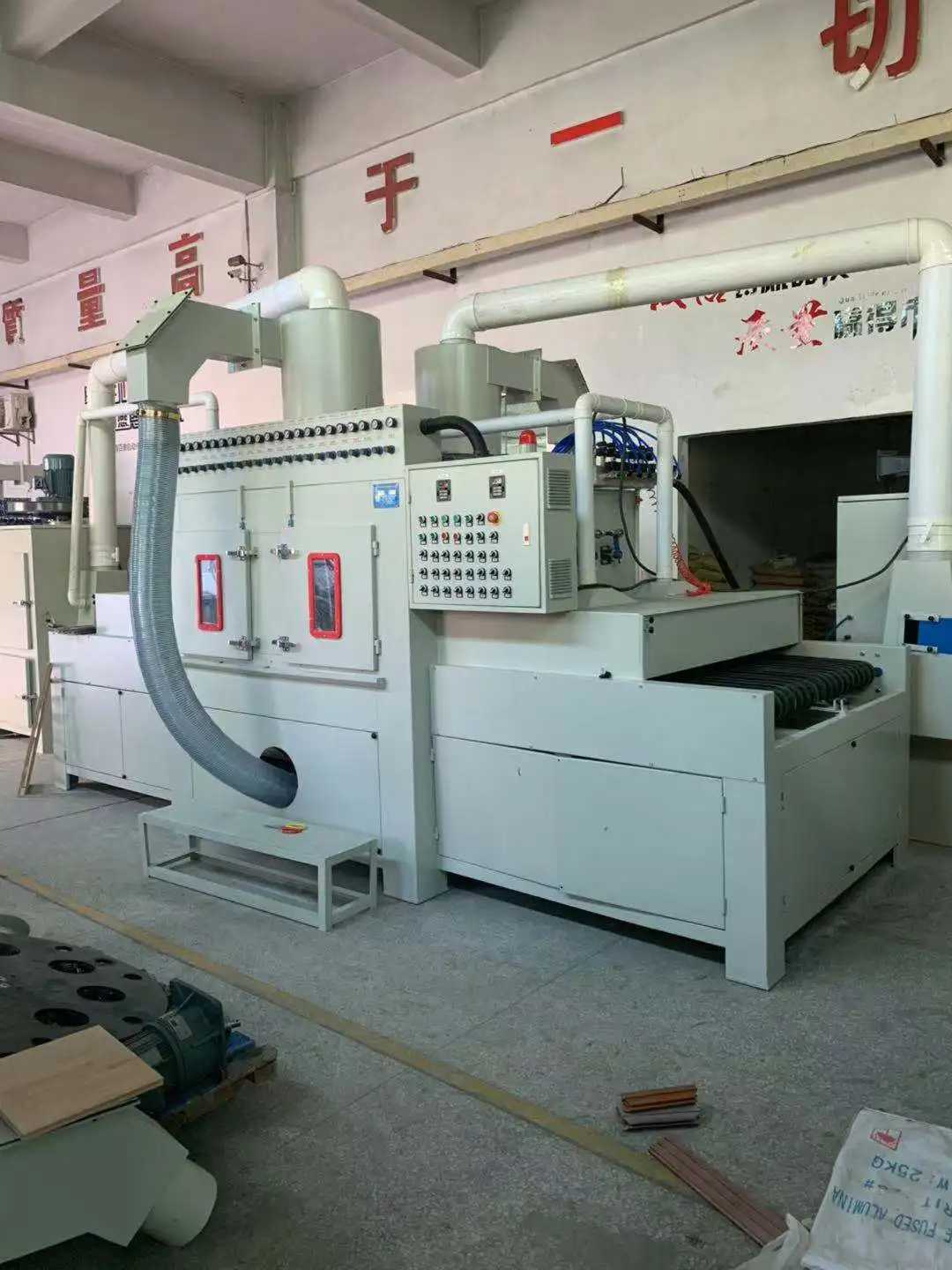 2023 Low Cost Large Productivity Automatic Sand Blasting Machine /Sandblaster