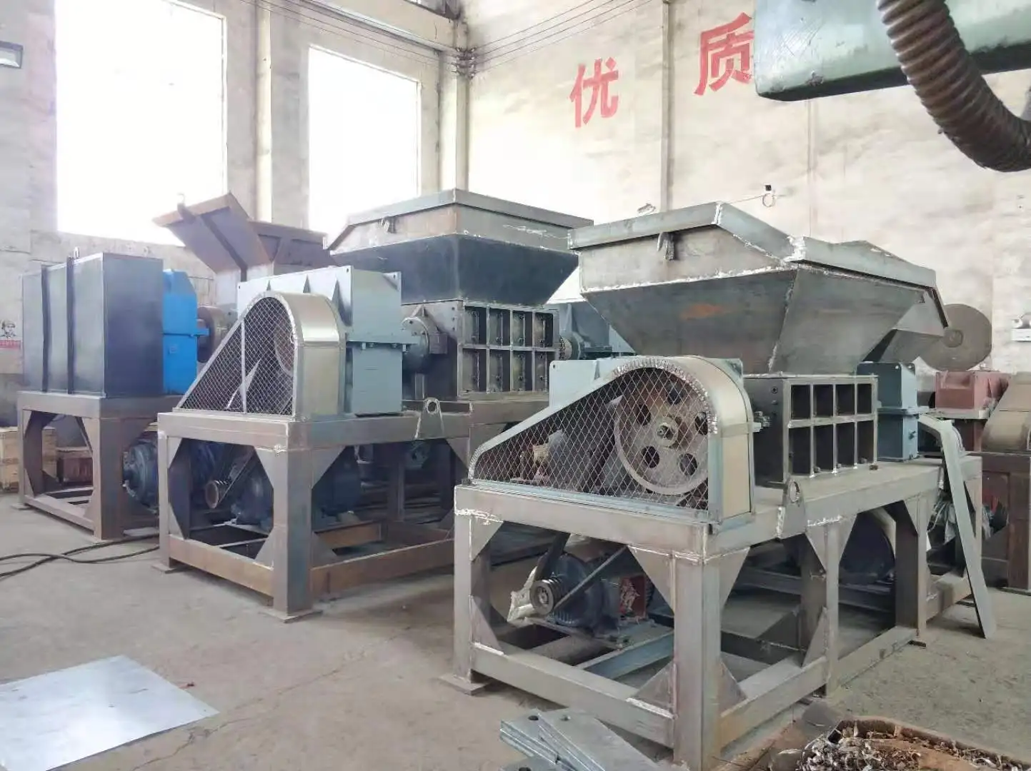 waste rubber recycling crusher rubber tire shredder scrap tire shredder machine low price