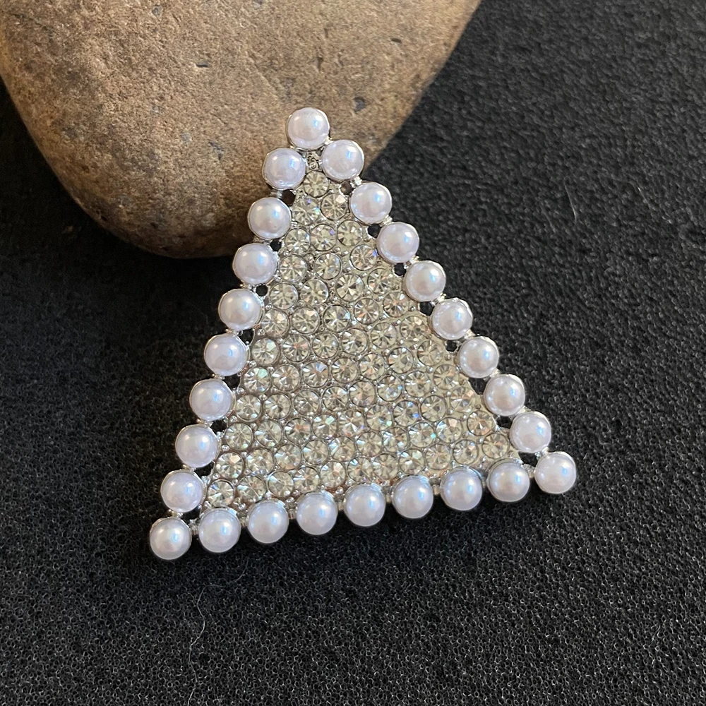 Red Diamonds And White Pearls Brooch High Quality Sari Greek Sorority Delta Society Custom Diamond Brooch