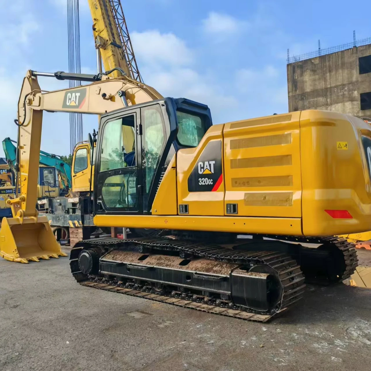 Japan caterpillar used hydraulic tracked excavator 320D cat 20 ton 320GC 320GX earth-moving machinery for sale