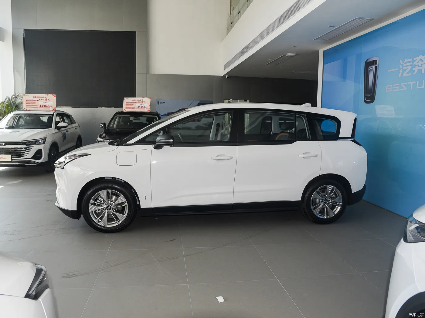 MPV Электрический Автомобиль FAW Besturn NAT 2023 PRO Comfort Travel Edition 419 км хорошее качество и низкая цена автомобиля
