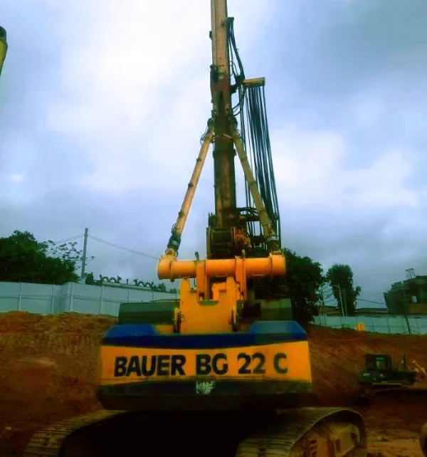 
USED BAUER PILE RIG-BG22C 