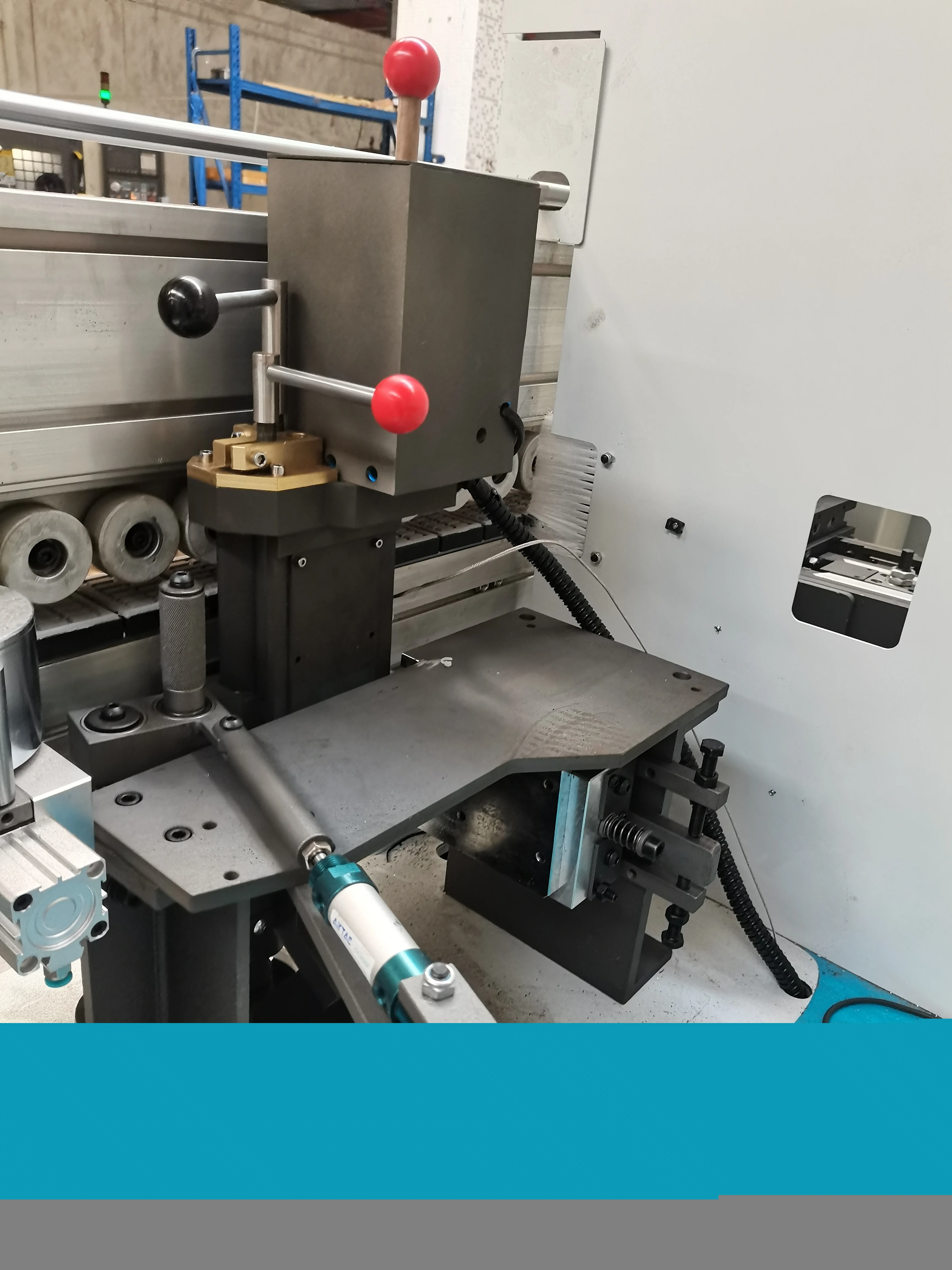 
T-600GYP PUR Edge Banding Machine With Dual Function For PUR And EVA 