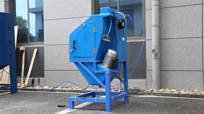 Enclosed sandblasting box machine for paint and rust removing