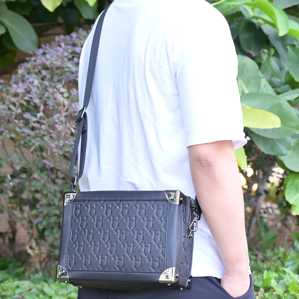 2024 New Arrival Custom Genuine Leather Clutch Crossbody Box Bag Sling Handbags Men Crossbody Bag