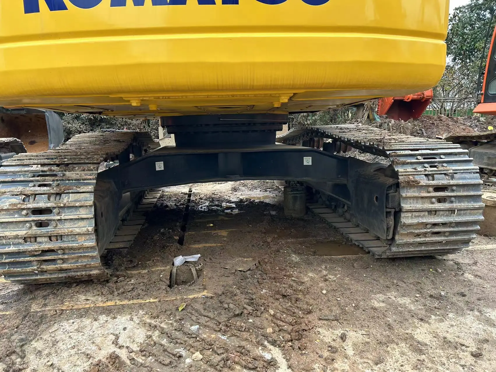 Made in Japan Japanese brand machinery Komatsu 300 used excavator Best price for sale working hours low