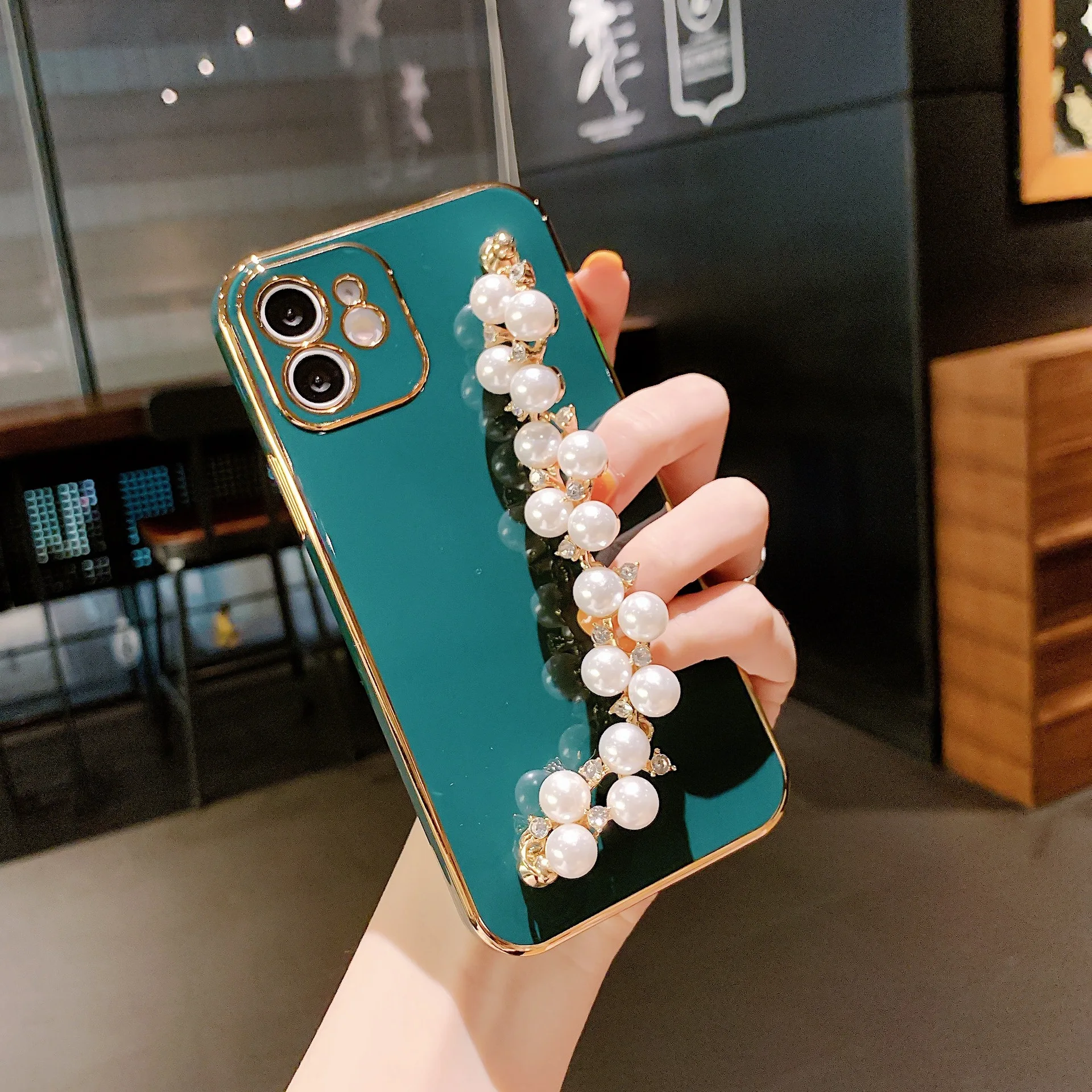 electroplate Pretty Camera Protector Flower cover Diamond Stone Pearl Bracelet Phone Case For iPhone 11 12 14 13 Pro Max Cases