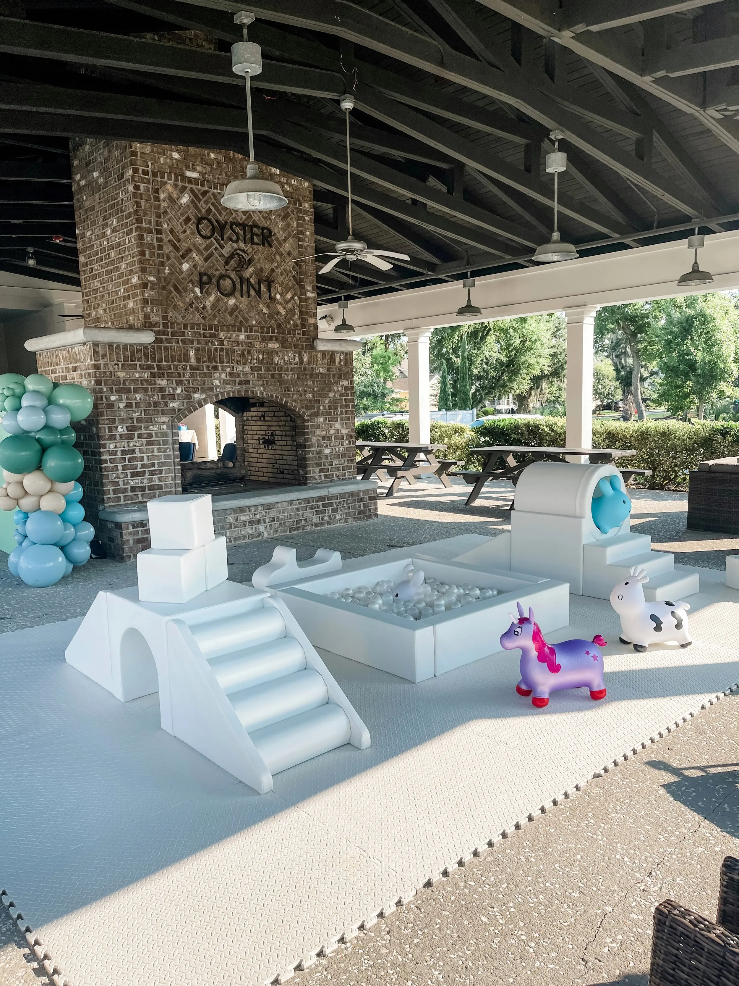 Party Rentals Animal Hoppers Ball Pit Bounce House Portable Mobile White Toddler Kids Soft Play Equipment Indoor Playground