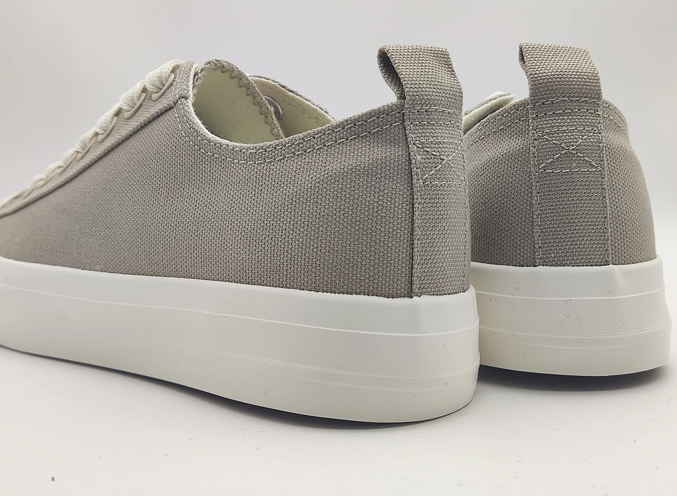 Wholesale Classic Lace Up Customized Men Casual Walking Casual Grey Canvas Shoes For Men New Style