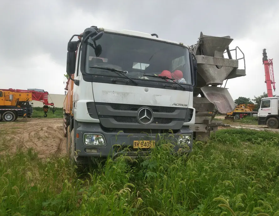70M concrete pump origin China used truck-mounted concrete pumps for sale
