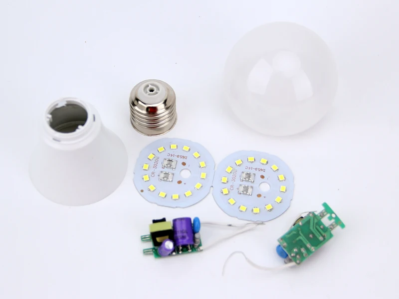 China skd parts 5w 7W 9W 12W 15W A55 A60 A65 A70 lamp aluminum pc housing 2835 SMD led chip skd led bulb