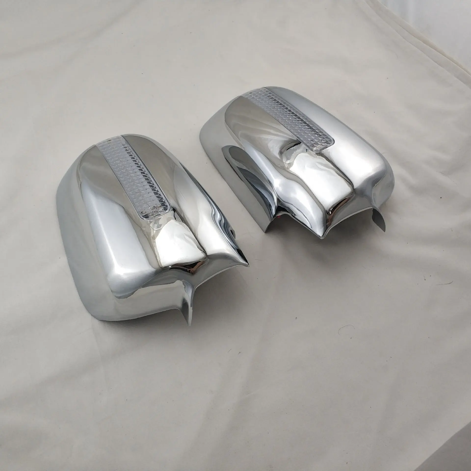 Hot Sale Car Accessories Exterior Decoration ABS Chrome Mirror Cover LED For Honda CRV 2001-2006