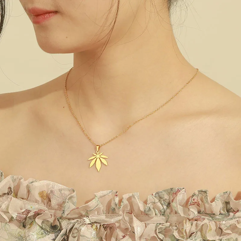 Stainless Steel Weed Leaf Tree Of Life Necklace Jewelry Western Style Maple Leaf Shape Necklace