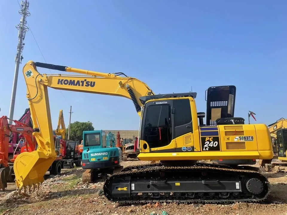 Japanese  Used Komatsu Pc240-8  Crawler Excavator Digger of Construction  Machinery