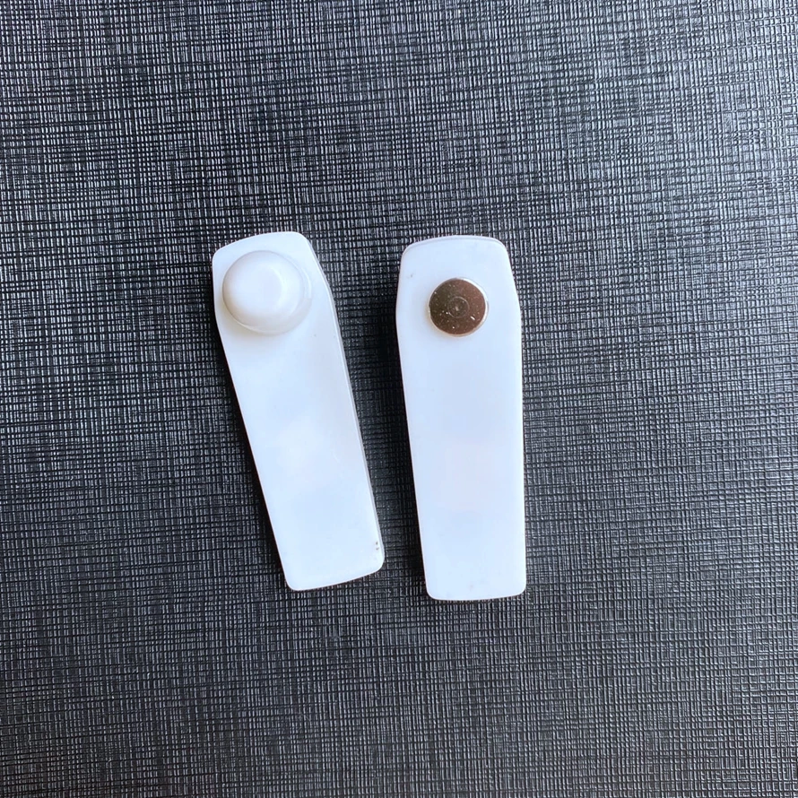 RUIFEIDI  EAS Tag Garment Magnetic Little Bat AM 58Khz EAS Security Alarm Hard Tag with Pin for Appeal Store Antitheft