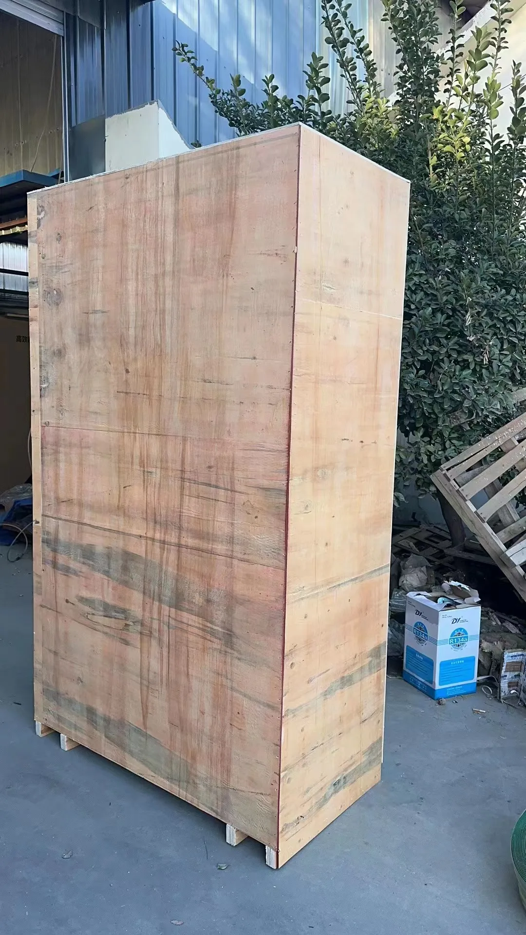 Холодильное оборудование с бесплатным логотипом на заказ для бара стеклянная дверь дисплей для напитков коммерческие вертикальные холодильники дисплей холодильник