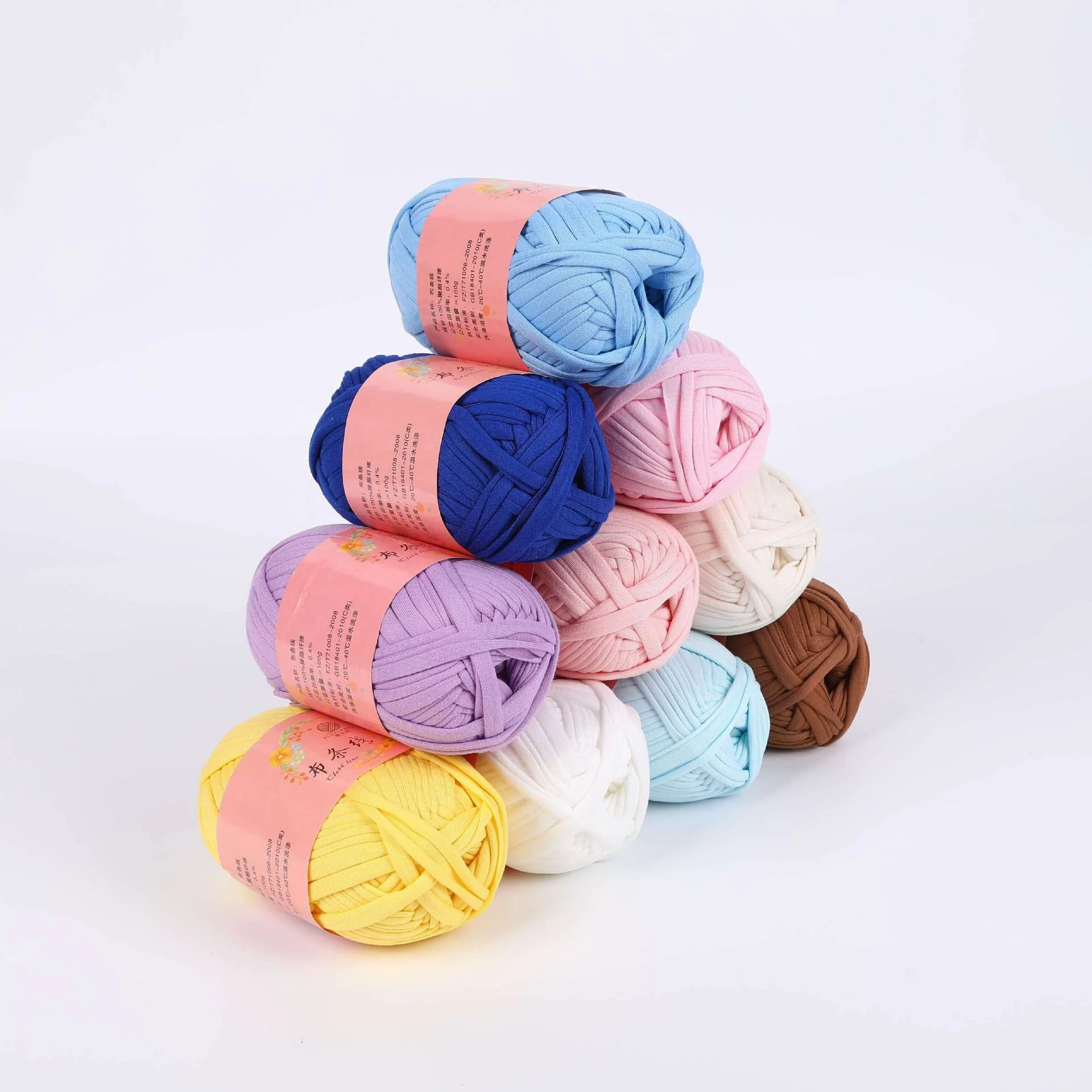 Wholesale Knitting Polyester Spaghetti Tshirt Yarn Skein Polyester Crochet Fabric Yarn For Hand Knitting Crochet Bags